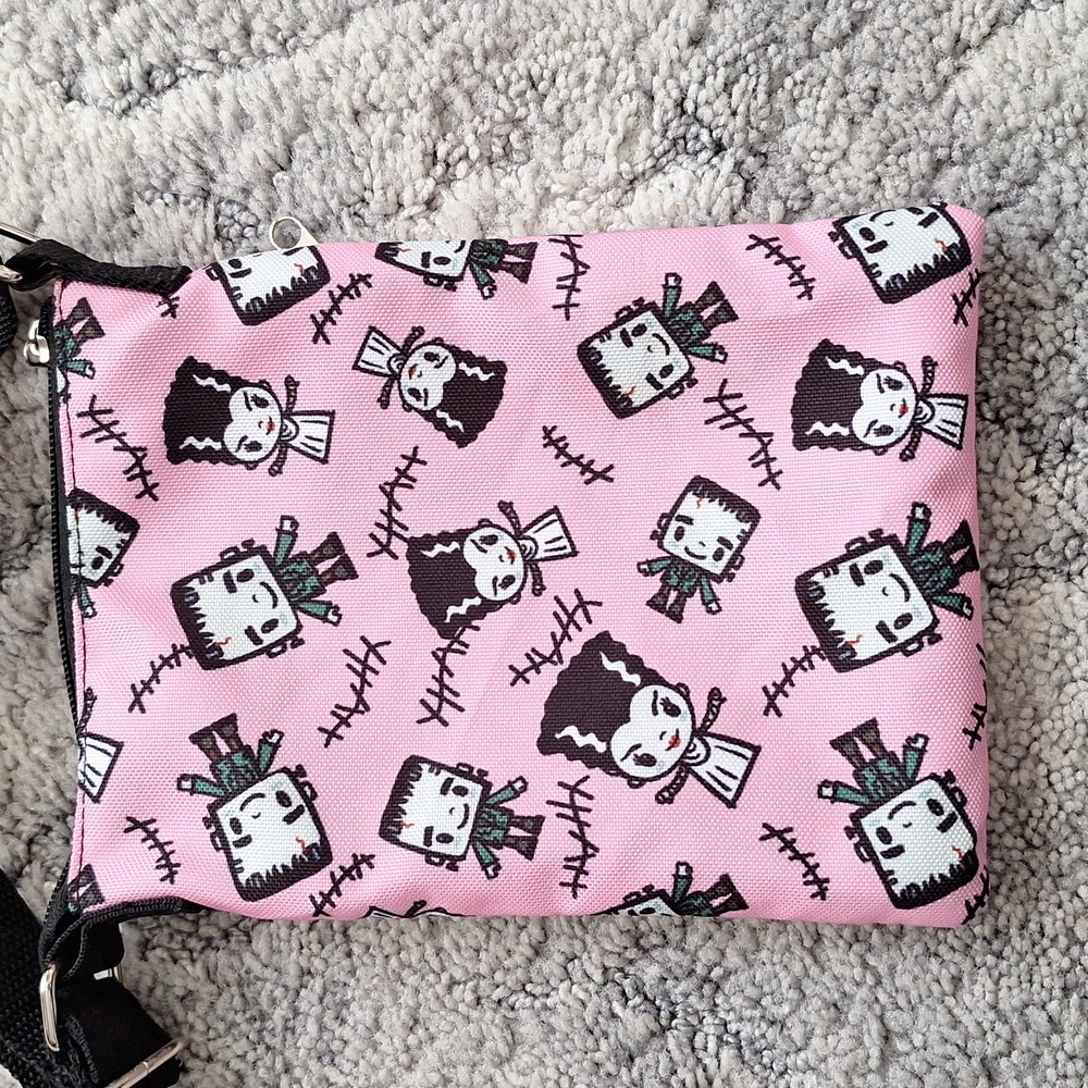 Hot Topic Universal Monsters Xbody Passport Bag EUC - Picture 2 of 4